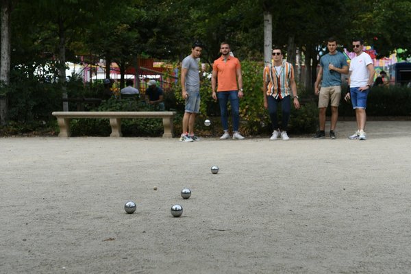 Quelles sont les étapes pour organiser un tournoi de pétanque communautaire?